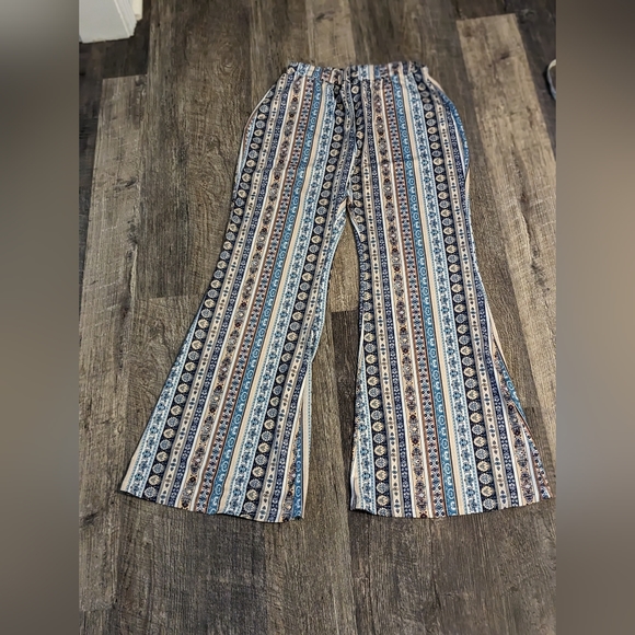 Shein bell bottom pants 8/10 - Picture 4 of 5